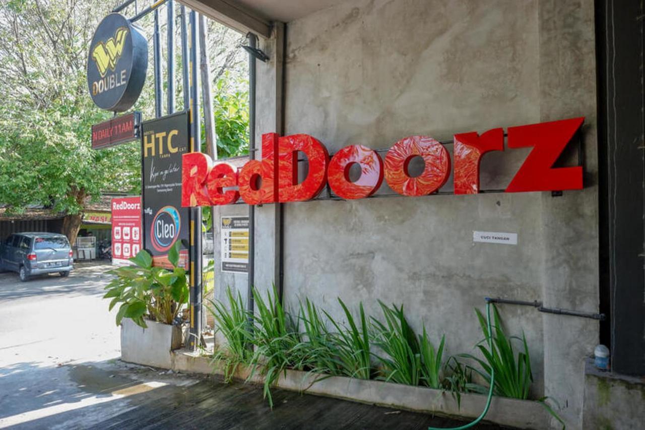 Reddoorz Plus Near Kawasan Sam Poo Kong スマラン エクステリア 写真