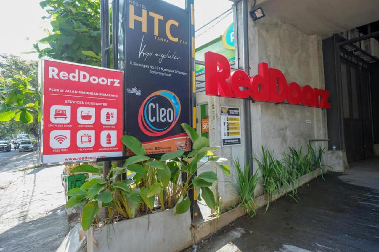 Reddoorz Plus Near Kawasan Sam Poo Kong スマラン エクステリア 写真
